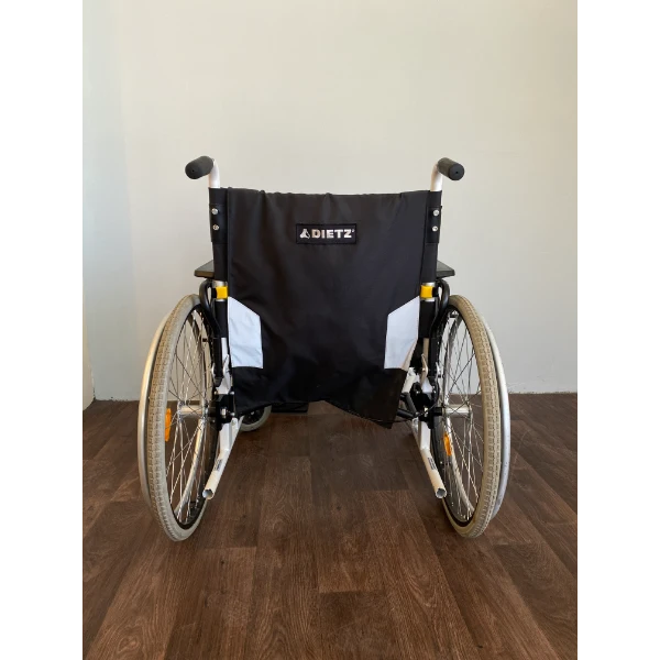 Kerekesszék XL kivitelben, 130 kg teherbírással