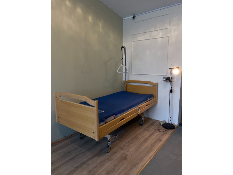 3 funkciós ápolási ágy időseknek vagy mozgásukban korlátozott személyeknek.