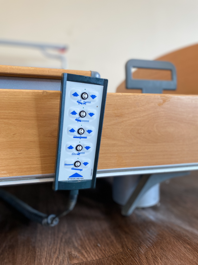 Elektromos ápolási ágy kézi vezérlő Stiegelmeyer
