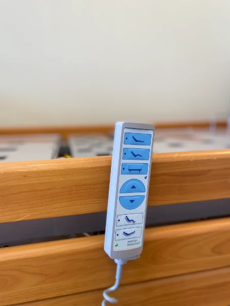 Elektromos ápolási ágy kézi vezérlőpanel több funkcióval