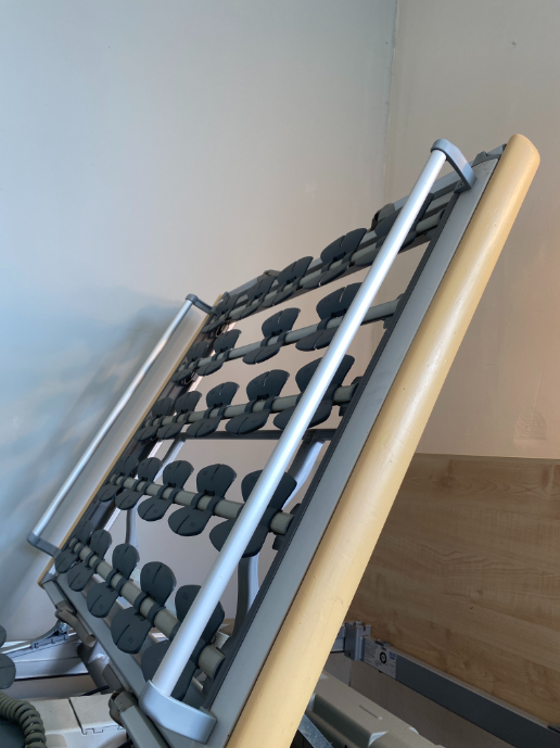 Elektromos ápolási ágy dönthető háttámlával